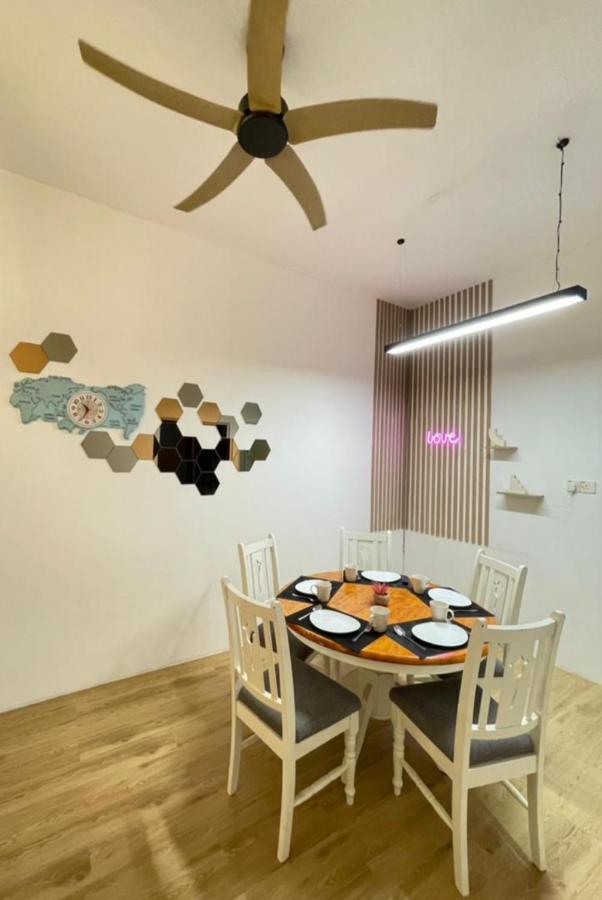 Demuji 4Br 10Pax 3Min To Ecm Kcm, Ps4 Villa Kuantan Eksteriør billede